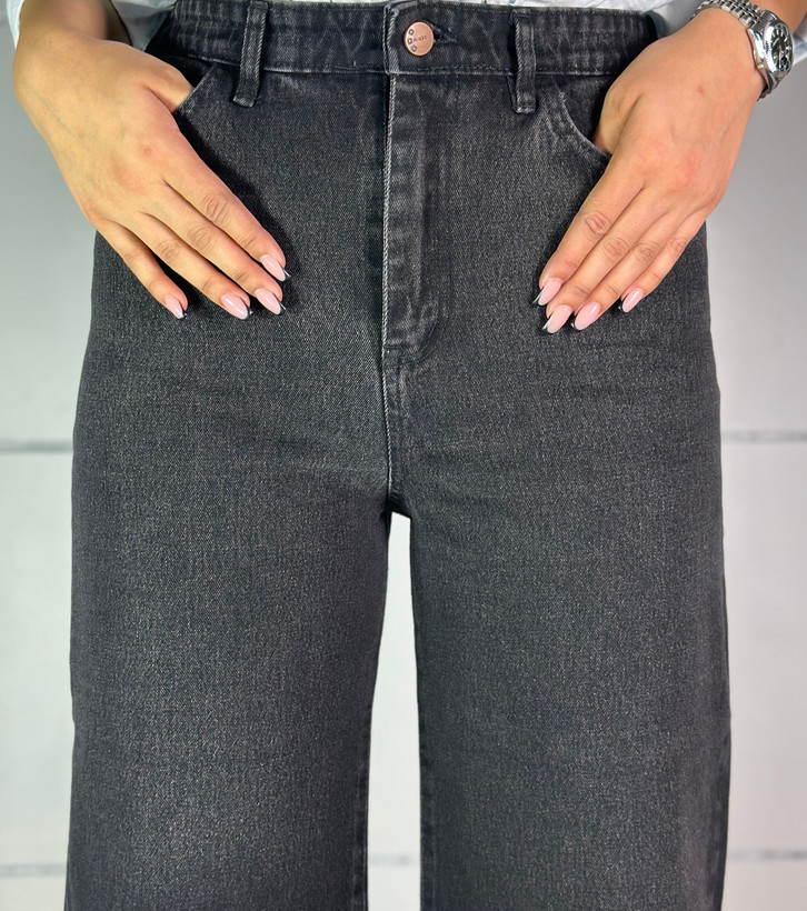 شلوار جین واید لگ ذغالی امبره مشکی